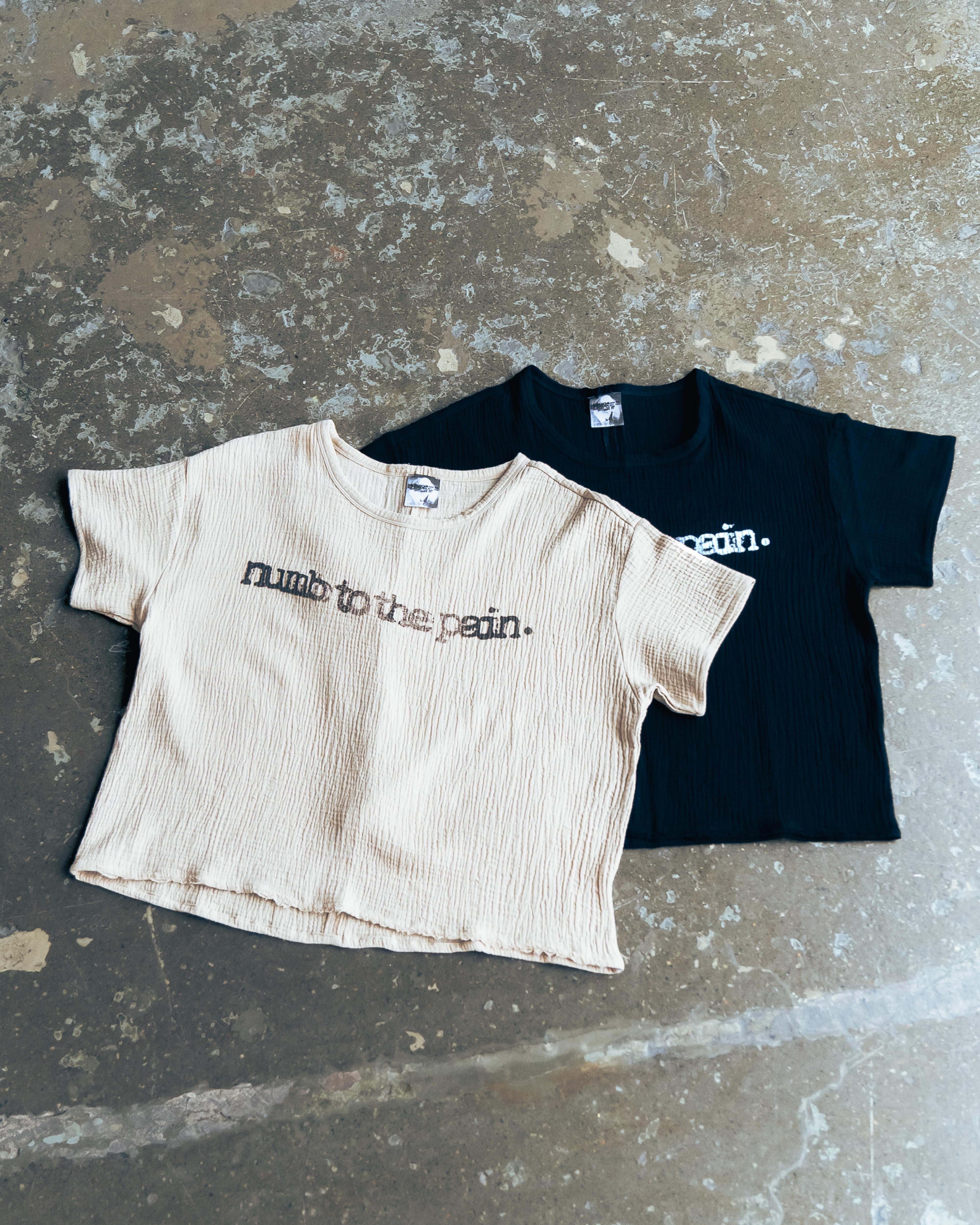 NUMB TO THE PAIN. T-SHIRT - BEIGE