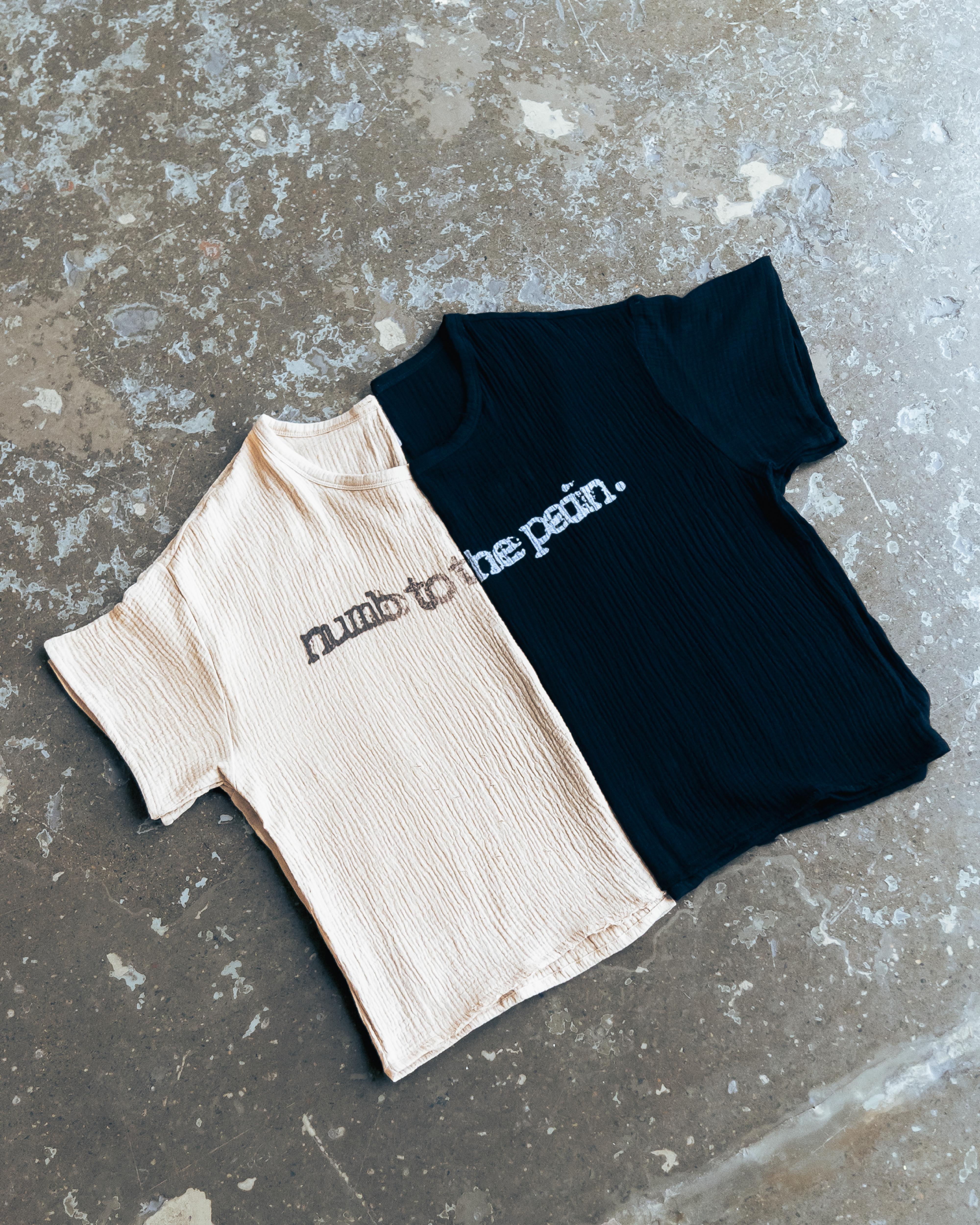 NUMB TO THE PAIN. T-SHIRT - BEIGE