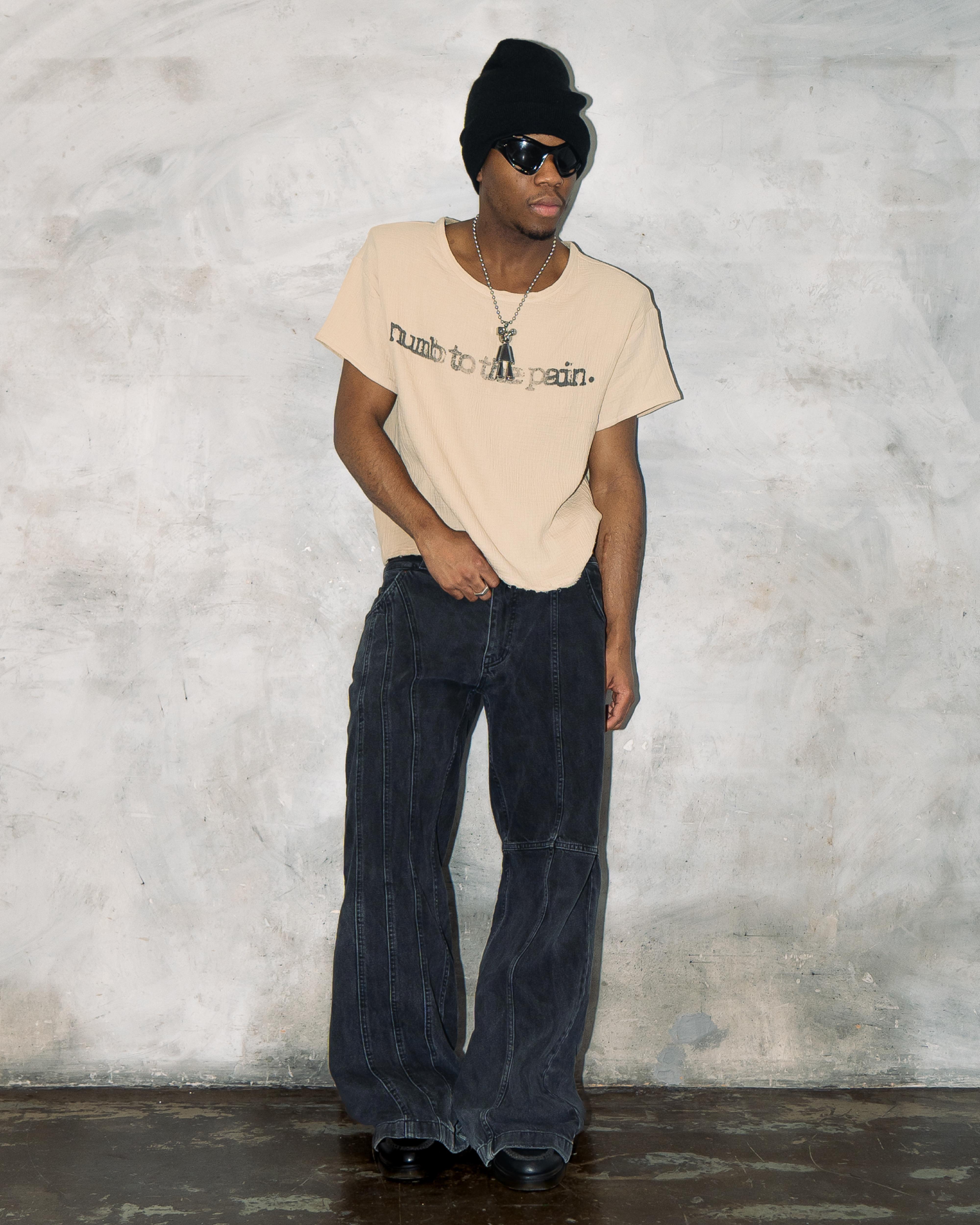 NUMB TO THE PAIN. T-SHIRT - BEIGE