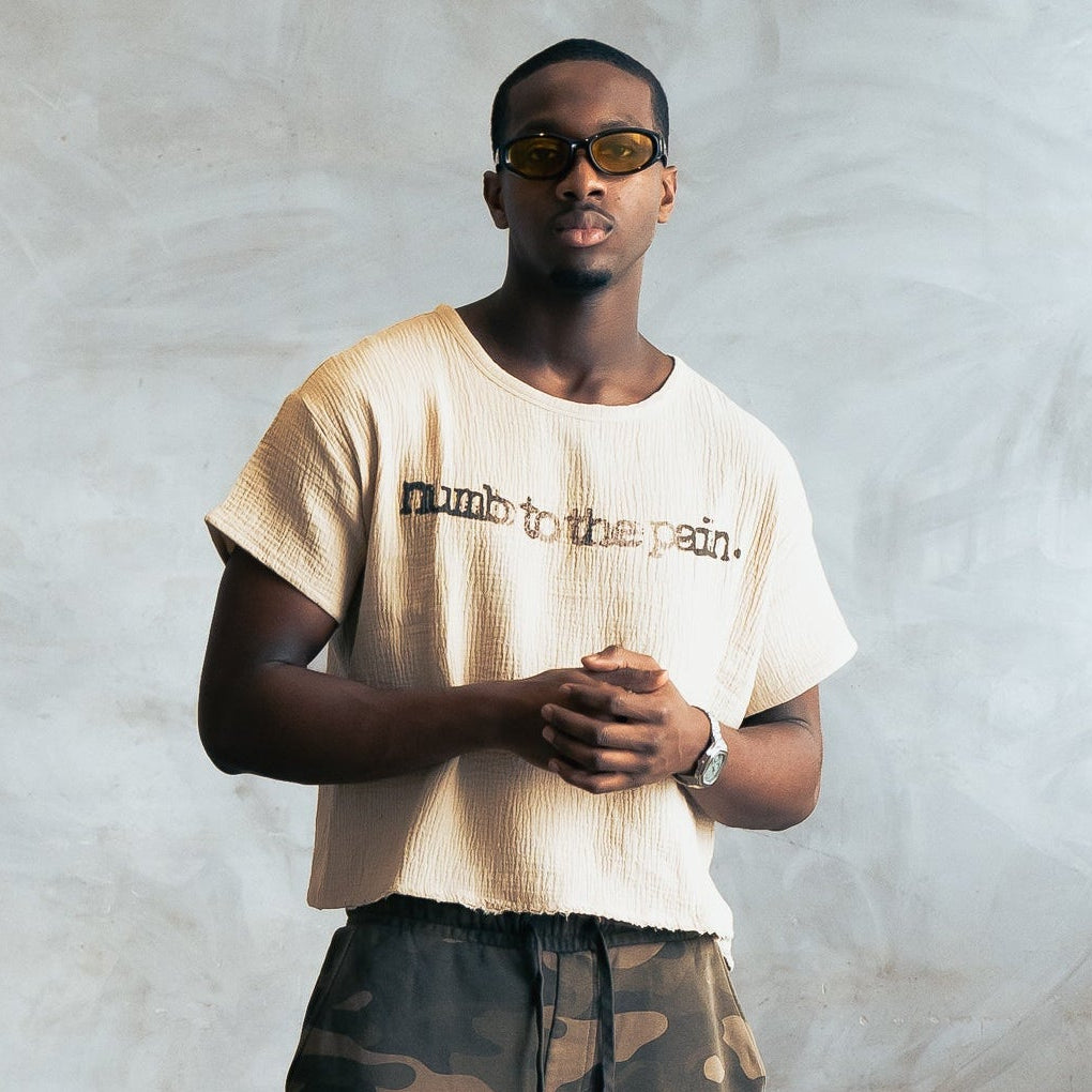 NUMB TO THE PAIN. T-SHIRT - OFF WHITE